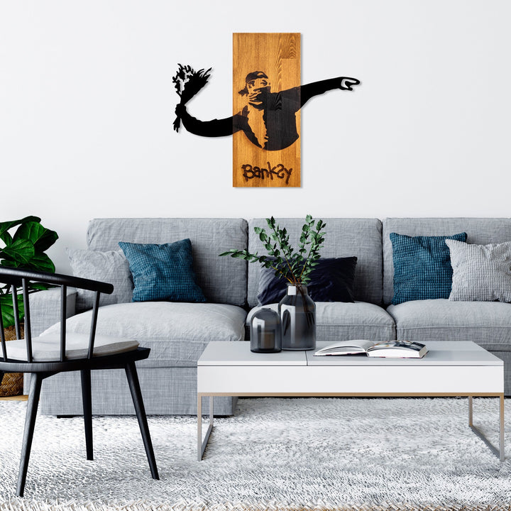 Fa fali dekoráció, Banksy - Flower Thrower-VASBÚTOR